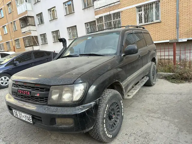 Toyota Land Cruiser 100