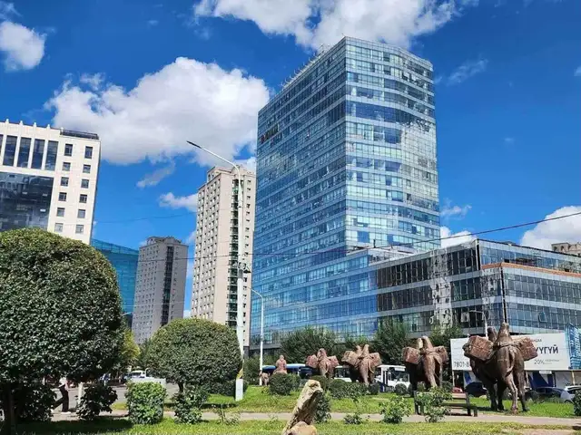 Худ тэмээтэй хөшөөний зүүн талд regis place-д 141 мкв дуплекс 5 өрөө, Улаанбаатар — Хан-Уул — 120 мянгат