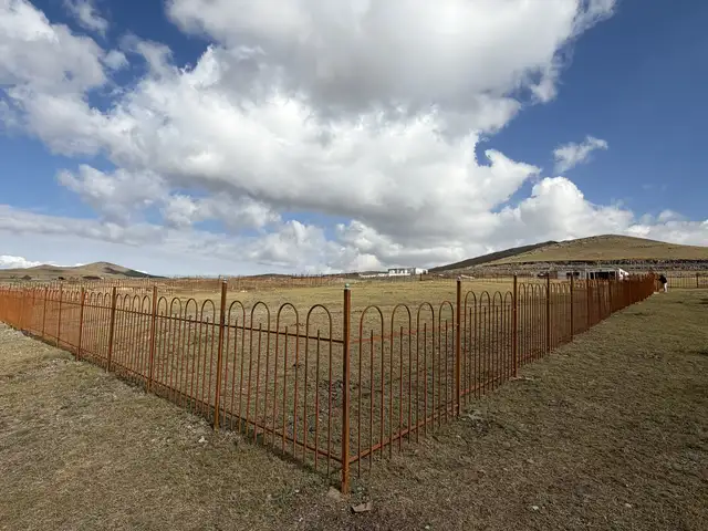 Түргэний голын хойно, засмал замаас 300м зайд байрлах газар, Улаанбаатар — Хан-Уул — 14-р хороо