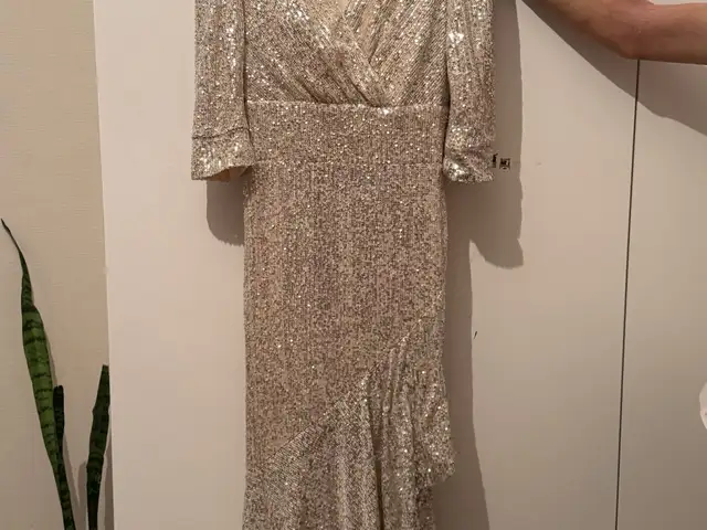 dress size m-l, Улаанбаатар — Хан-Уул — Romana Residence