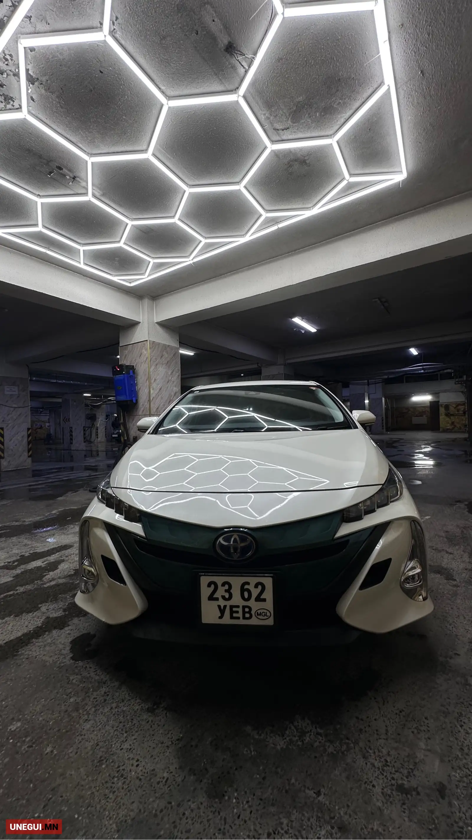 Toyota Prius PRIME 52