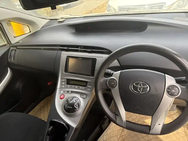 Toyota Prius 30