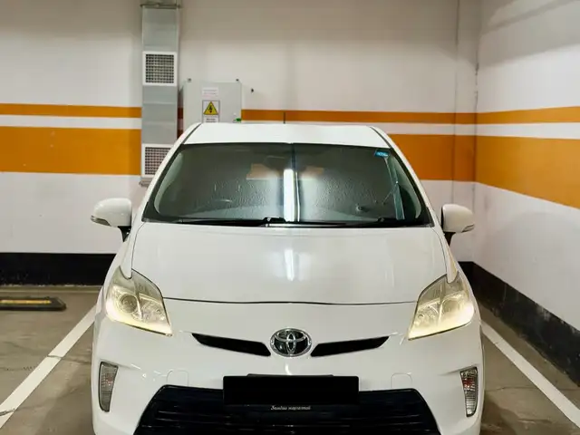 Toyota Prius 30