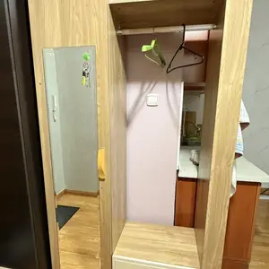 Үүдний өлгүүр шкаф, Улаанбаатар — Хан-Уул — Хурд