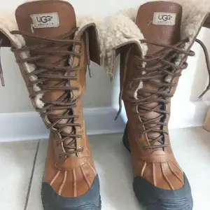 Англи UGG, Улаанбаатар — Сүхбаатар — 8-р хороо