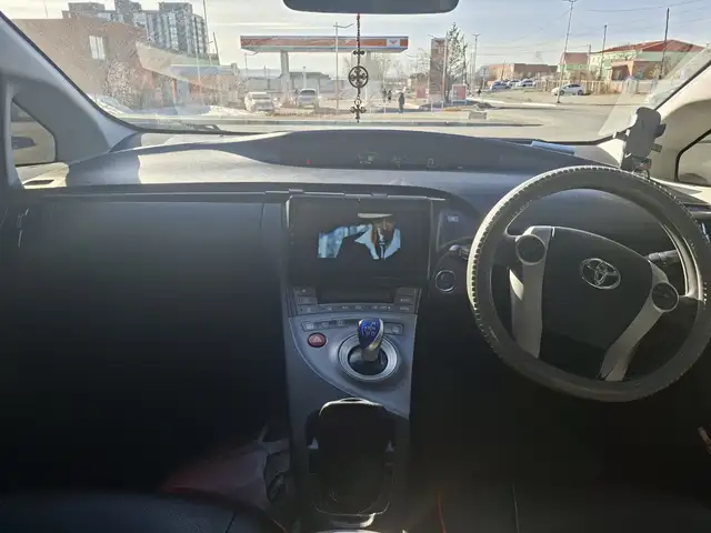 Toyota Prius 30
