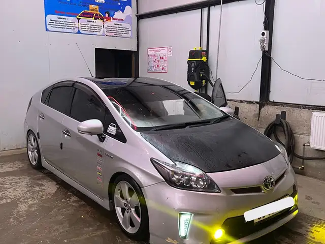 Toyota Prius 30