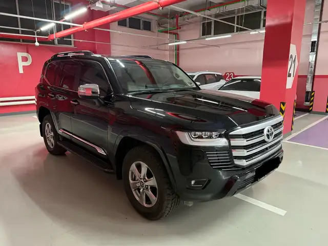 Toyota Land Cruiser 300