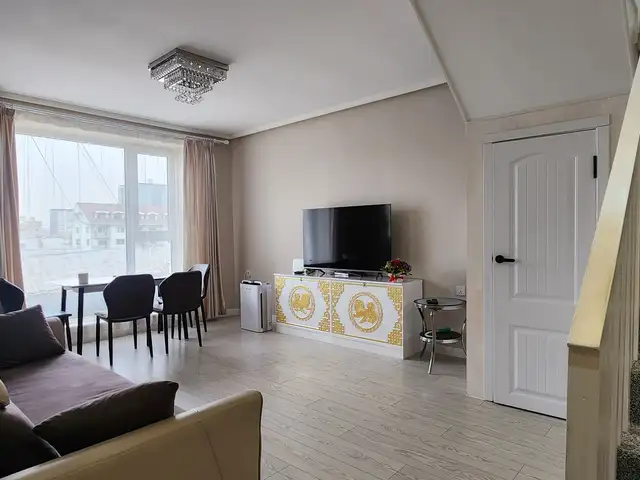 Улсын их дэлгүүрийн урд дүплекс 4 өрөө, бүрэн тавилгатай 99мкв, Улаанбаатар — Сүхбаатар — 4-р хороо