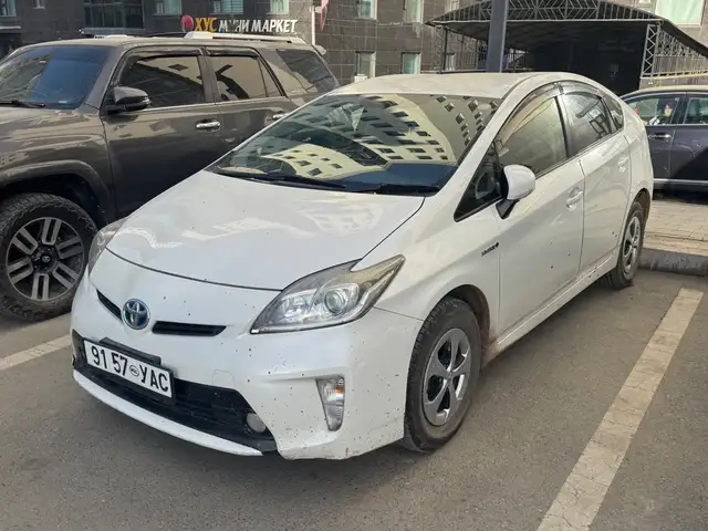 Toyota Prius 30