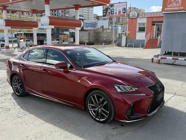 Lexus IS