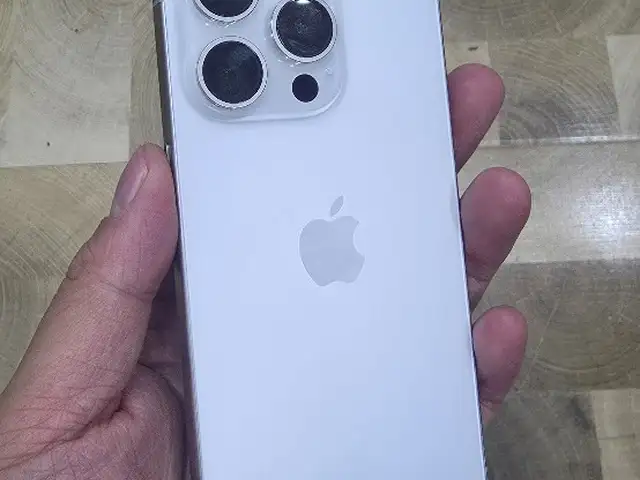 Apple iPhone 15 Pro, 256 gb, White Titanium, Улаанбаатар — Чингэлтэй — 10-р хороо