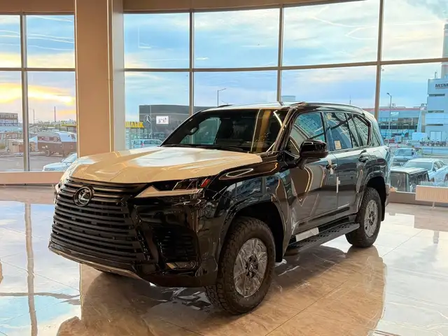Lexus LX 700