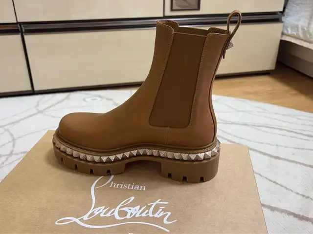 Оригнал гутал cristian louboutine, Улаанбаатар — Хан-Уул — 15-р хороо