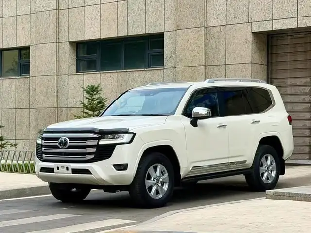 Toyota Land Cruiser 300