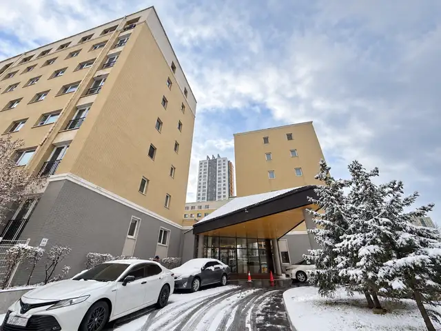 Japan town-д урагшаа харсан цонхтой, Улаанбаатар — Хан-Уул — 15-р хороо