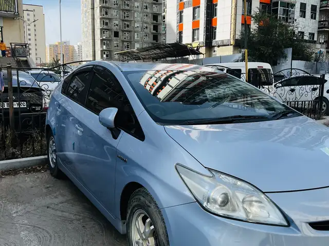 Toyota Prius 30