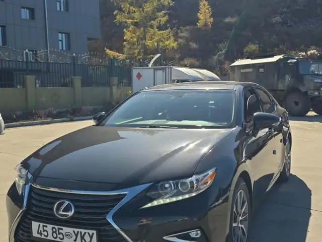 Lexus ES