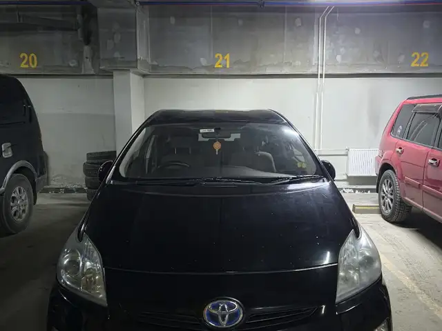Toyota Prius 30