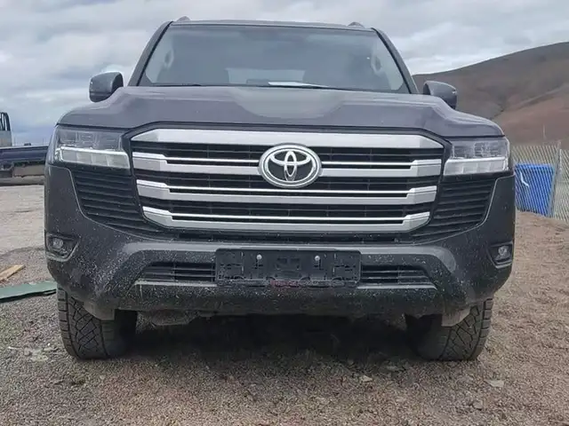 Toyota Land Cruiser 300