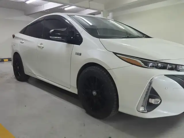 Toyota Prius PRIME 52