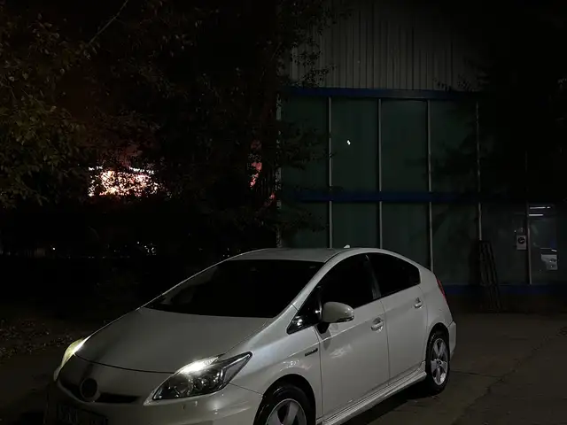 Toyota Prius 30