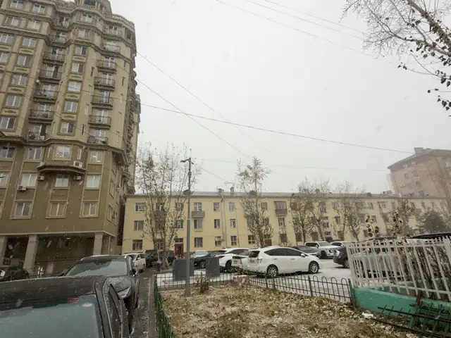 Чд, 1-р хороо их дэлгүүрийн зүүн талд, гандирс худалдааны төвийн хойд талд 74мкв 3 өрөө, Улаанбаатар — Чингэлтэй — 1-р хороо