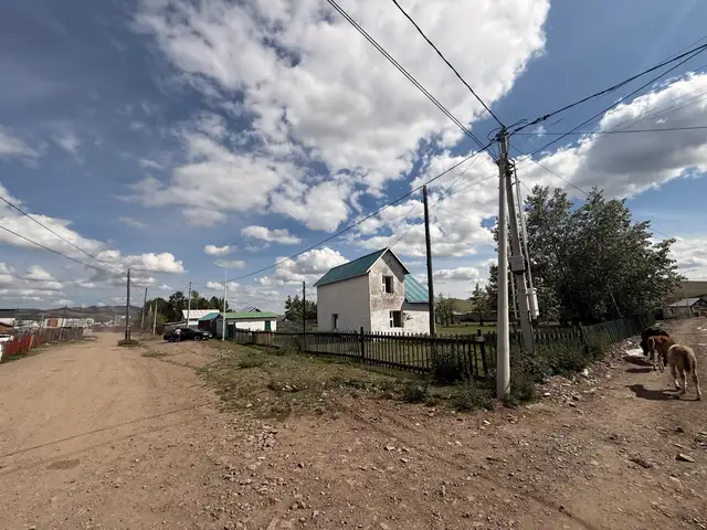 Булганы төвд 2000м2 хашаа байшин, Булган