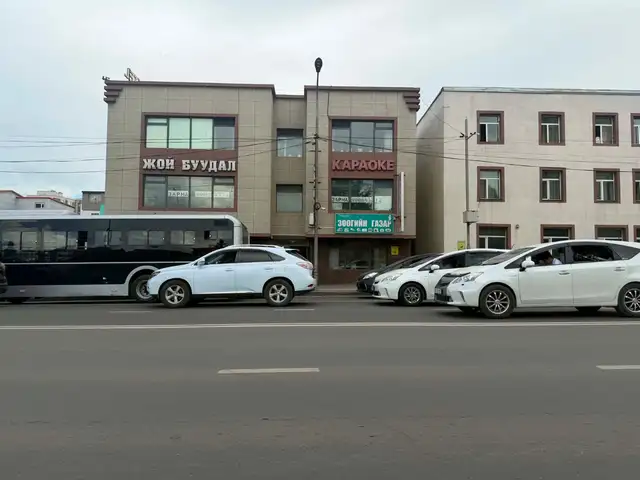 1000 оюутны байрны баруун хойно үйлчилгээний талбай, Улаанбаатар — Баянзүрх — Сансар