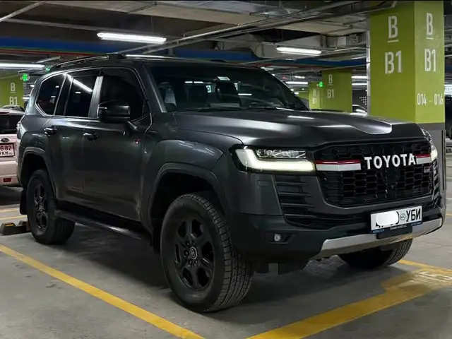 Toyota Land Cruiser 300