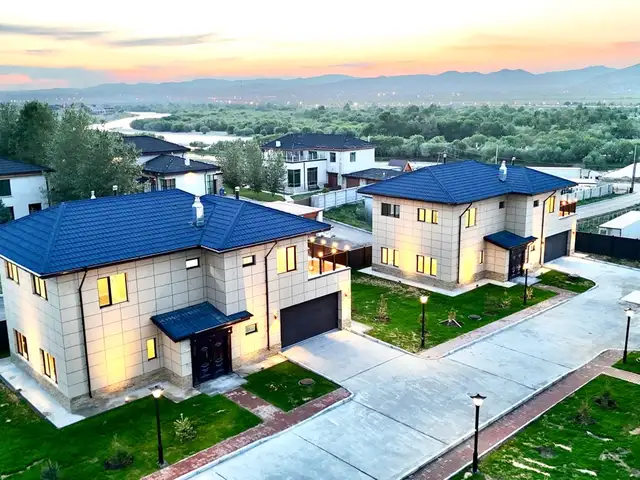 Sky resort-ийн хажууд сингл хаус 220мкв, Улаанбаатар — Баянзүрх — 11-р хороо