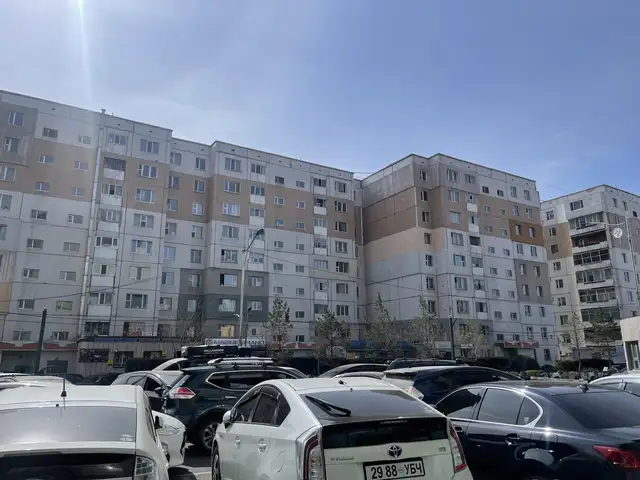 Гранд плаза-н урд гал тогоо тусдаа 3 өрөө байр 70мкв, Улаанбаатар — Баянгол — Төмөр зам