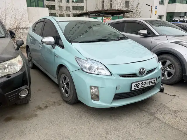 Toyota Prius 30