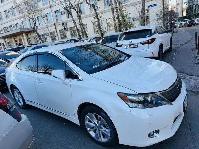 Lexus HS