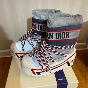 Dior moonboot, Улаанбаатар — Сүхбаатар — 11-р хороолол