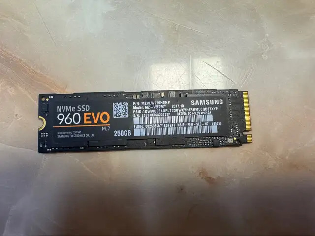 Samsung 960 evo 250gb m2 nvme, Улаанбаатар — Баянзүрх — Их Засаг Их сургууль