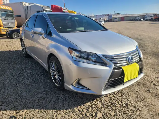 Lexus HS
