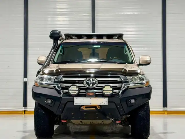 Toyota Land Cruiser 200