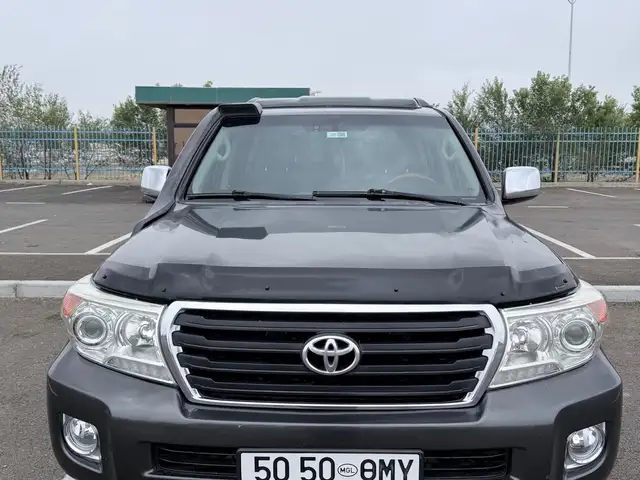 Toyota Land Cruiser 200