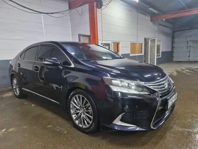 Lexus HS