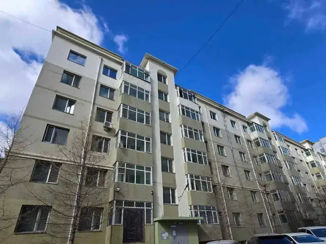 Хотын төв, 84 сургуулийн хажууд алтан өргөө хотхонд хагас тавилгатай 60м2 _2 өрөө, Улаанбаатар — Баянзүрх — 84-р сургуулийн ойролцоо