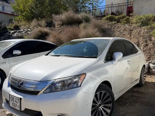 Lexus HS