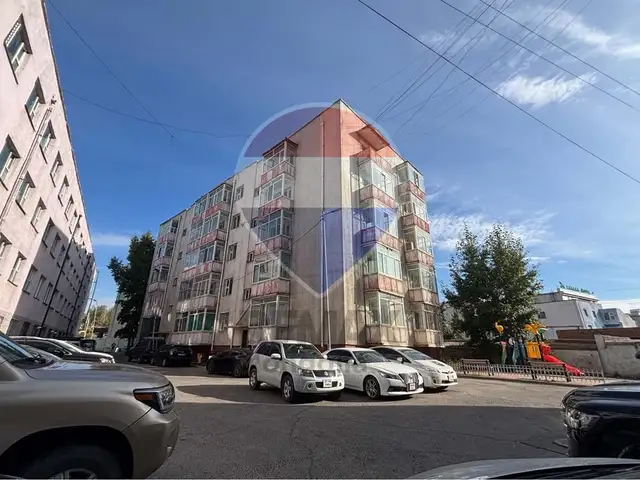 Баруун 4 зам элбагийн зүүн талд 3 өрөө байр 58m2, Улаанбаатар — Чингэлтэй — 2-р хороо