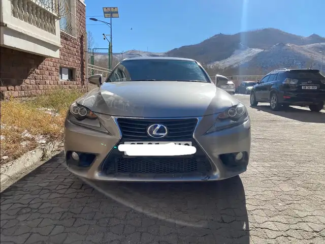Lexus IS