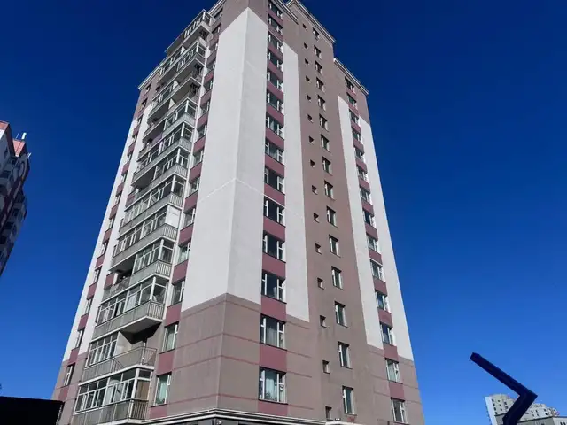 Сбд 100 айл, зөгийн үүр дэлгүүрийн зүүн талд, 79,81мкв 3 өрөө орон сууц, Улаанбаатар — Сүхбаатар — 100 айл