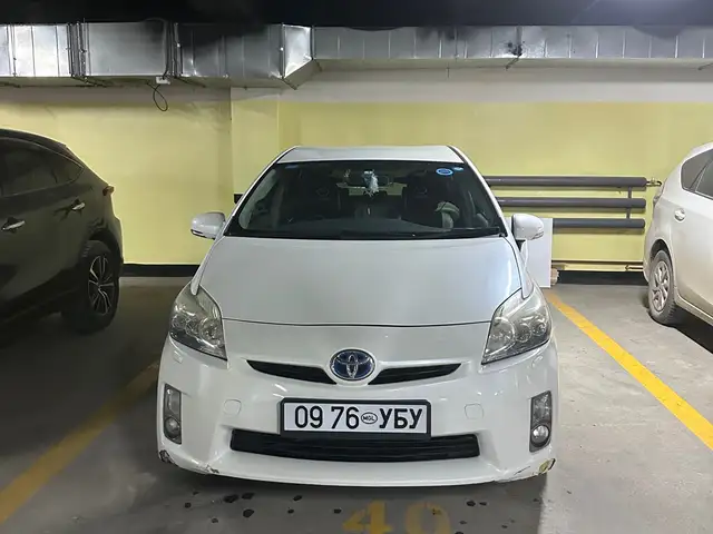 Toyota Prius 30