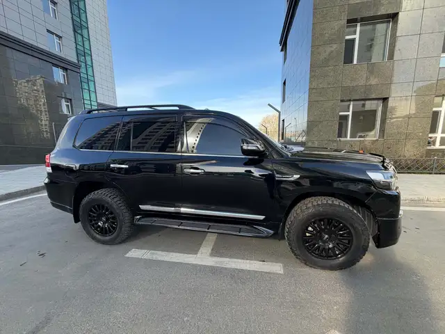 Toyota Land Cruiser 200