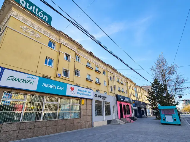 Уб их дэлгүүр баруун талд зам дагуу 4 өрөө байр 70мкв, Улаанбаатар — Сүхбаатар — 4-р хороо