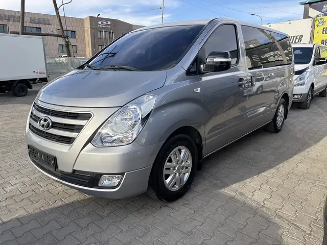 Hyundai Starex