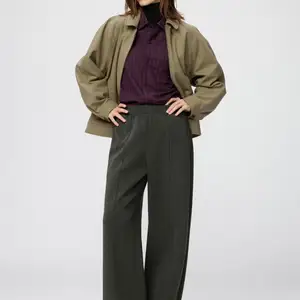 Uniqlo өмд, Улаанбаатар — Баянзүрх — 2-р хороо